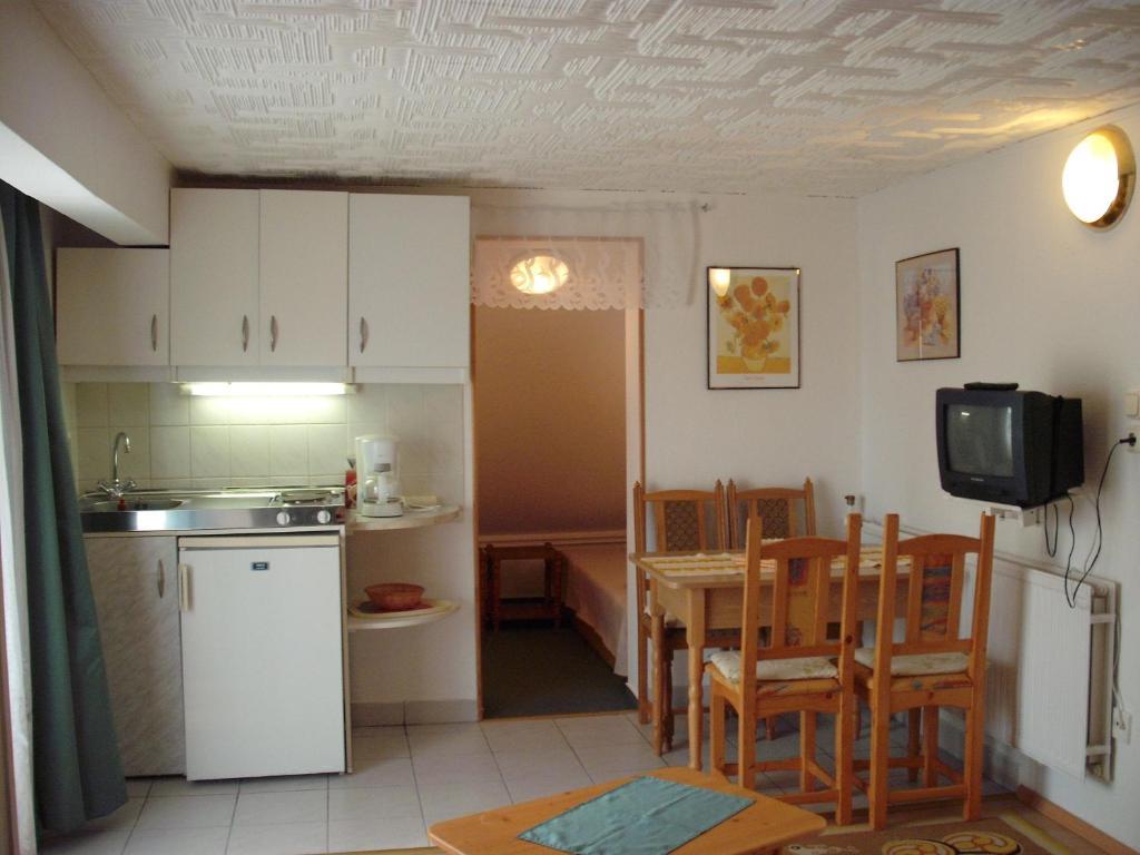 Apart Hevizi Haz Room photo